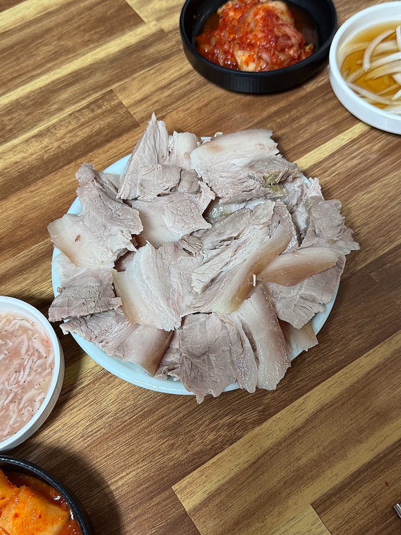 대구 1박2일 여행 2일차 / 대구 신송자 신마산식당 돼지국밥 수육 점심 맛집 추천, 대구 카페, ....