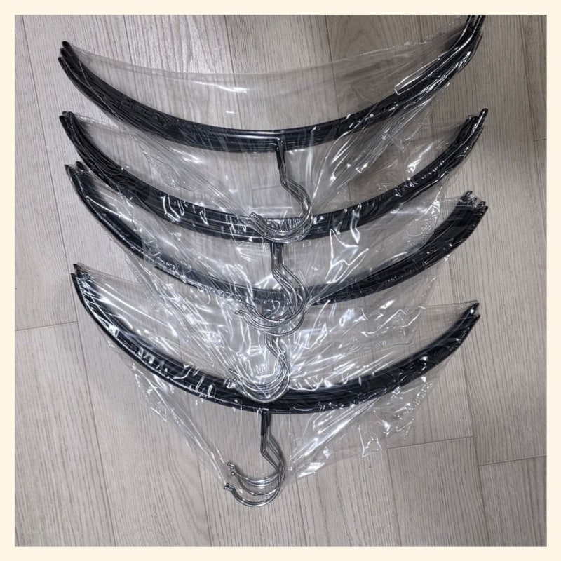 코멧 홈 논슬립 라운드 옷걸이 사용 후기, 옷장 정리의 완성은 이 슬림함 때문이었어요