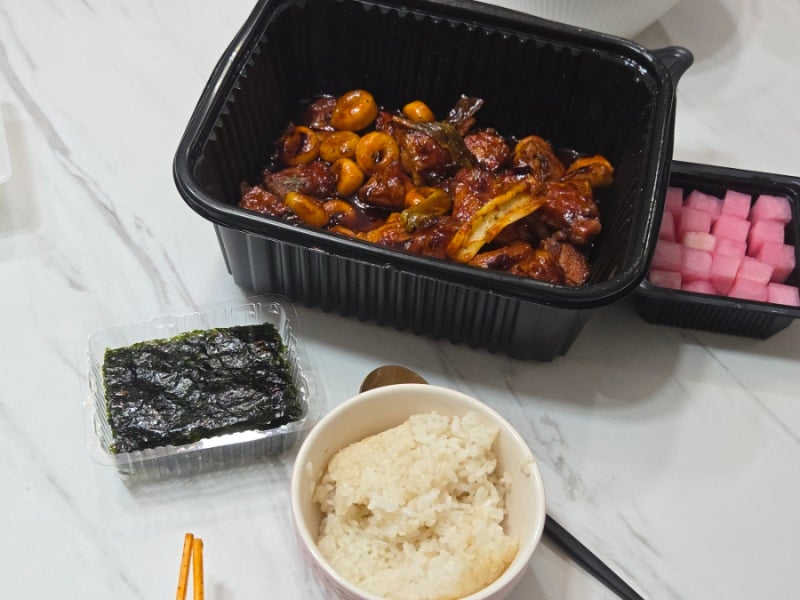 기영이숯불두마리치킨 기영이숯불치킨마포공덕점, 불향 가득 치맥 추천 숯불치킨
