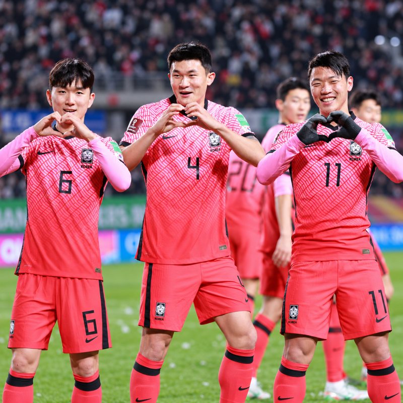 조기 축구 파벌 싸움 보는 듯 ... 92라인 쏜은 역사 썼는데…96라인 핵심들은 왜 은퇴 카드 꺼....
