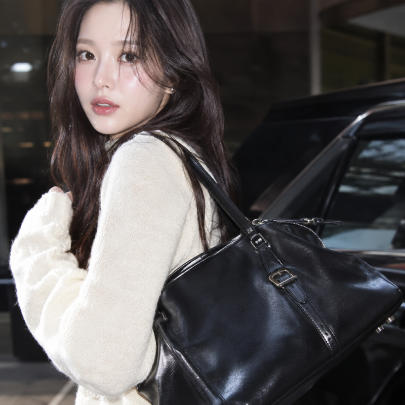 "현백코어 대명사답네" 문가영.. 명품인 줄 알았던 20만원대 데일리백 정체