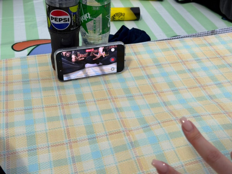 다정한 비를 맞으면서 초록빛이 되살아나는 것처럼