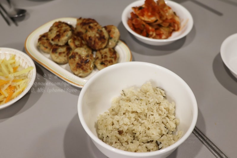 간단하게 만들기 좋은 무인양품(무지,MUJI) 산나물솥밥.