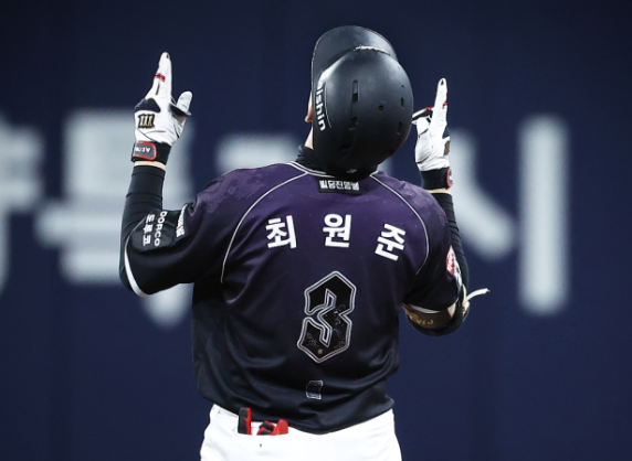 "직전 시즌 타율 2할4푼이었는데" <b>최원준</b>, KT 이적 첫해 202<b>안타</b>…서건....
