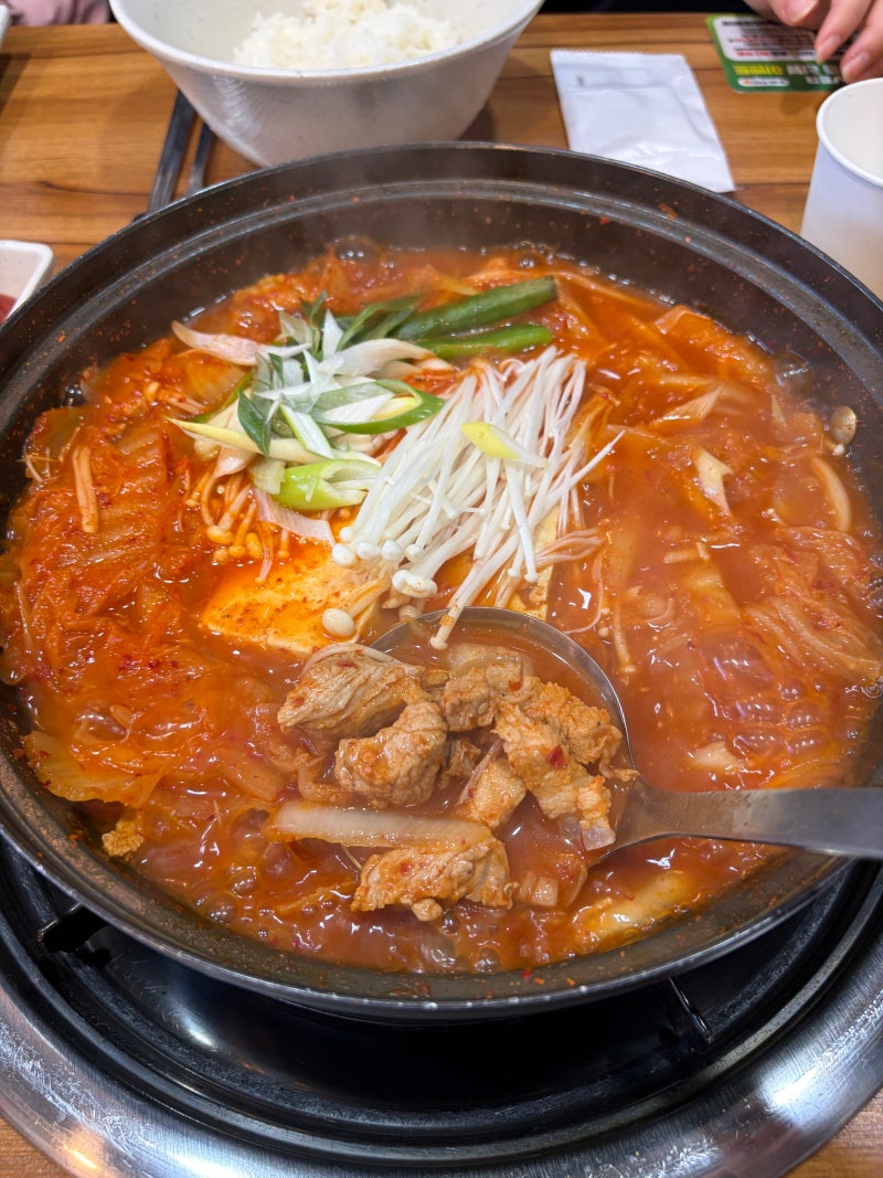 [안양] 평촌 오비즈타워 맛집, 평촌 오비즈타워 김치찌개, 오비즈타워 점심메뉴 "옛날김치찌....