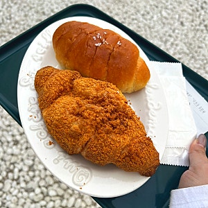 [포천맛집]포천 애견동반 카페 고모호수 소금빵 맛집 불멍맛집  '그레니오아시스' +주차