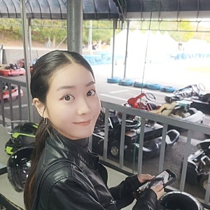 “아이돌 꿈꾸던 중학생이 어느새 배우 준비”…이세창 딸 이가윤, 미코 엄마 김지연 닮은 21....