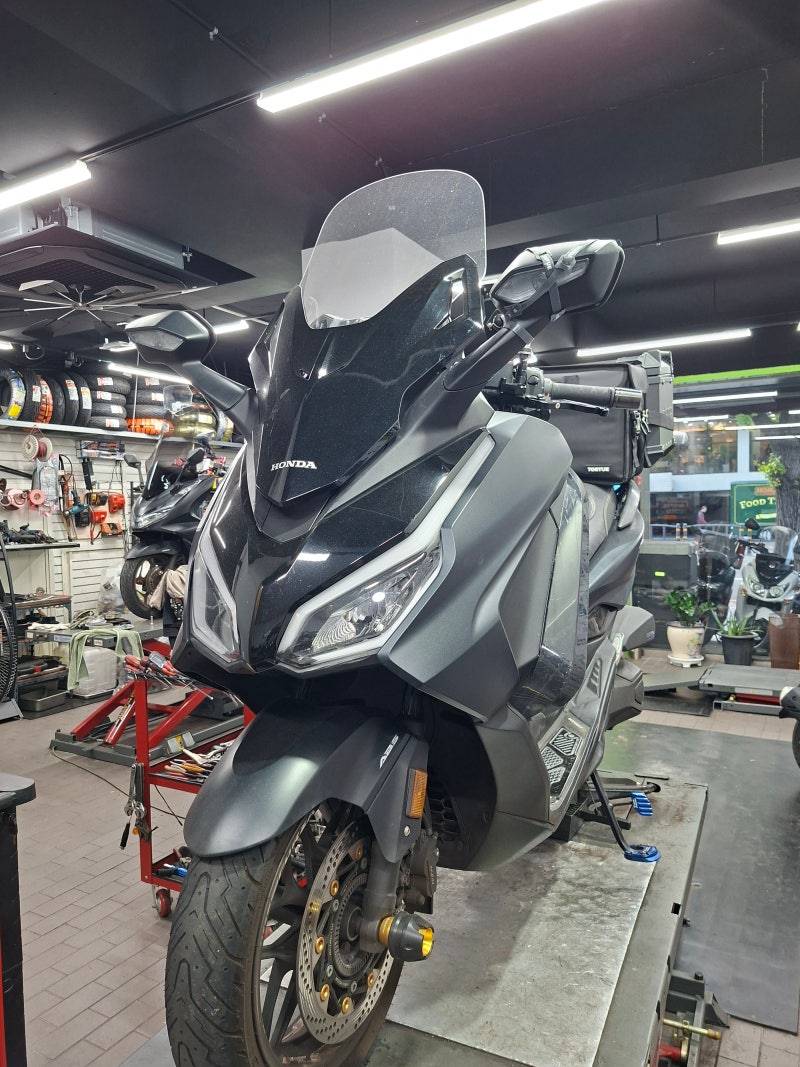 혼다 PCX125 미션케이스,샤프트,베어링교환 혼다 포르자350 구동계점검,피렐리엔젤스쿠터