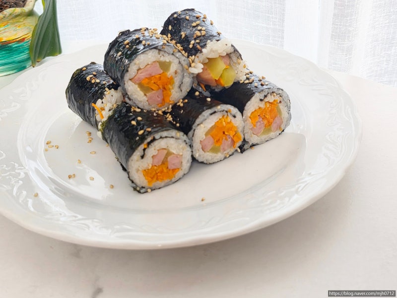스팸 김밥 만들기 당근 단무지 스팸 꼬마김밥 레시피
