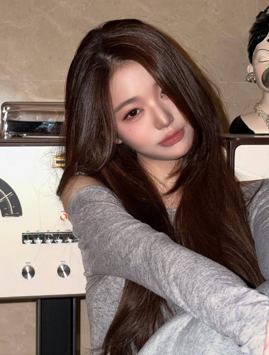 순간 못 알아볼 뻔.. 완전히 디올 공주라는 오늘자 장원영.jpg
