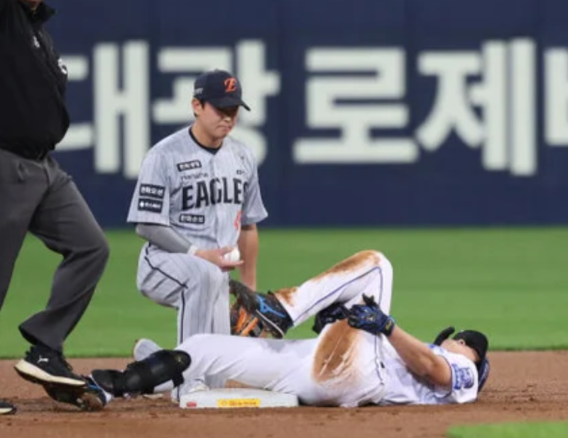 "정규시즌은 끝났는데 가을야구는 가능할까?" 구자욱이 재검사를 기다리는 이유