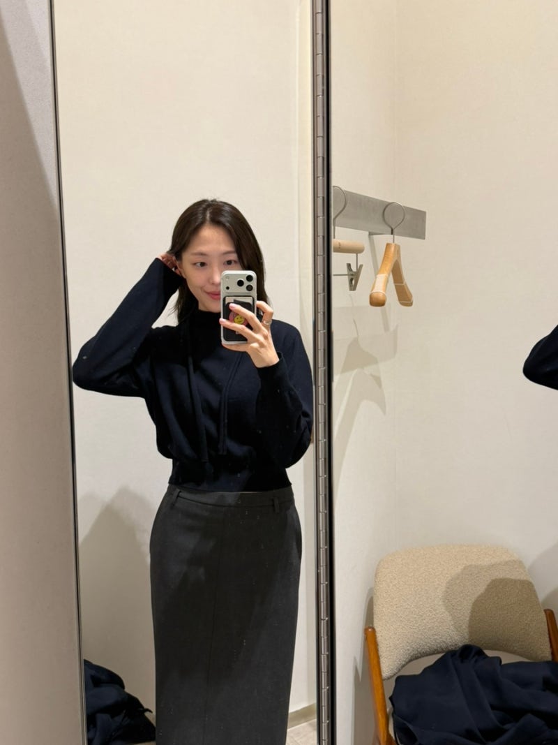 시에 sie 더현대 착용후기 - 지젤 홀가먼트 타이 니트, 케리 울 하이넥 하프 코트, 버닌 맥시 ....