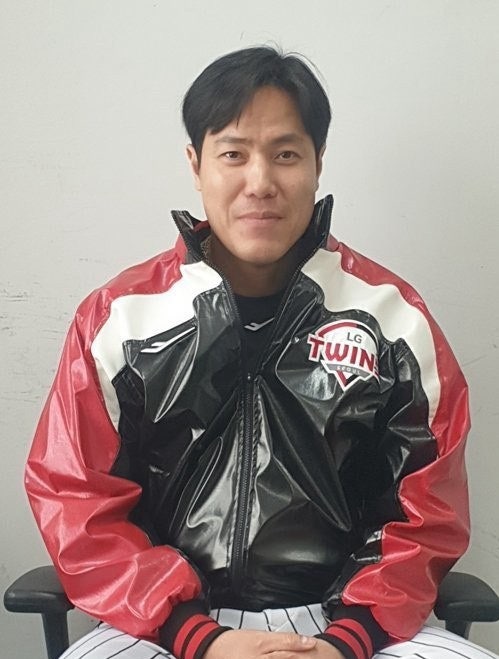 “왜 김진성이 팬들에게 사과를…” 41세에 홀드 1위 찍고 시즌 아웃, 끝내 못 돌아왔다