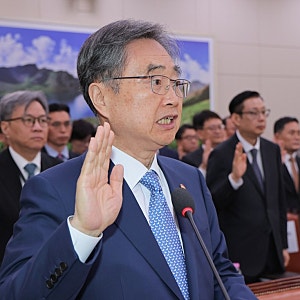 사과 메시지는 왔지만…조현 장관, 우크라 대사 소환 검토한 이유