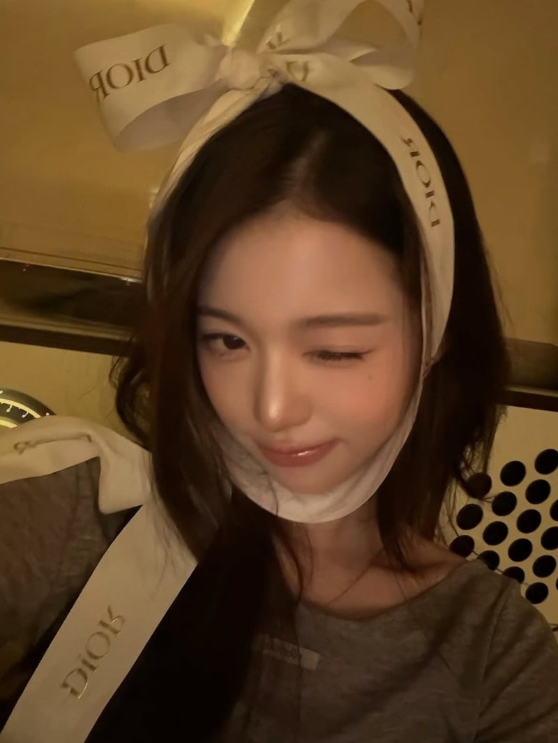 22세 장원영, 디올 리본 미모 화제, 인스타그램 속 'GIRL HERO' 비주얼