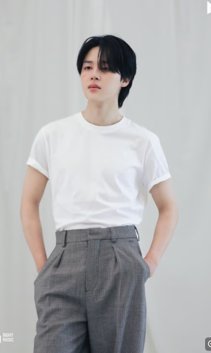방탄소년단 지민, 페루 첫 방문에 팬심 뜨겁다…열차 랩핑·드론쇼 준비