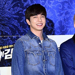26년간 열애설 없던 유승호, 결국 터졌다…6년째 몰랐던 2살 연상 그녀 정체는