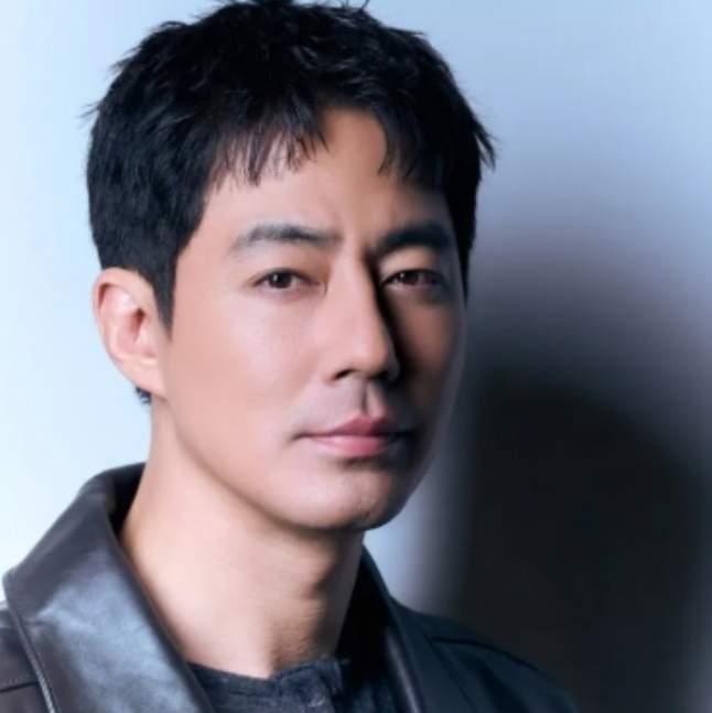 조인성 프로필 기부 생일 나이 본명 키 학력 혈액형 MBTI 종교 수상 학교 고향 열애 결혼 가족....