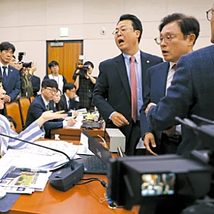 "18명 회식서 혼자 6인분 먹어"… 국감장서 터진 서영교 위원장 '발언 독점' 설전