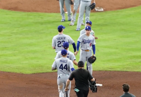다저스 NLCS 진출, 파헤스 결승타로 애틀랜타 4-1 제압 김혜성도 첫 출전