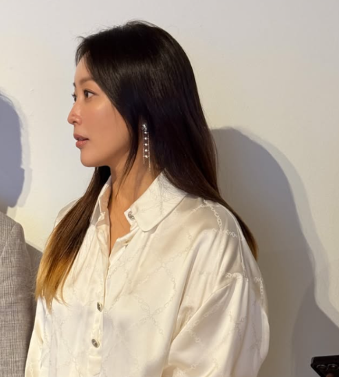 “원피스부터 귀걸이까지 합치면 8천만원!” 김희선 샤넬 풀착장 속 반전 가격
