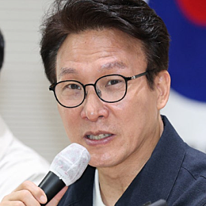 [속보] 김민석, 당내 강경파에 결국 경고장…“절제해야, 필요하면 당에서 제어” 추미애 겨....