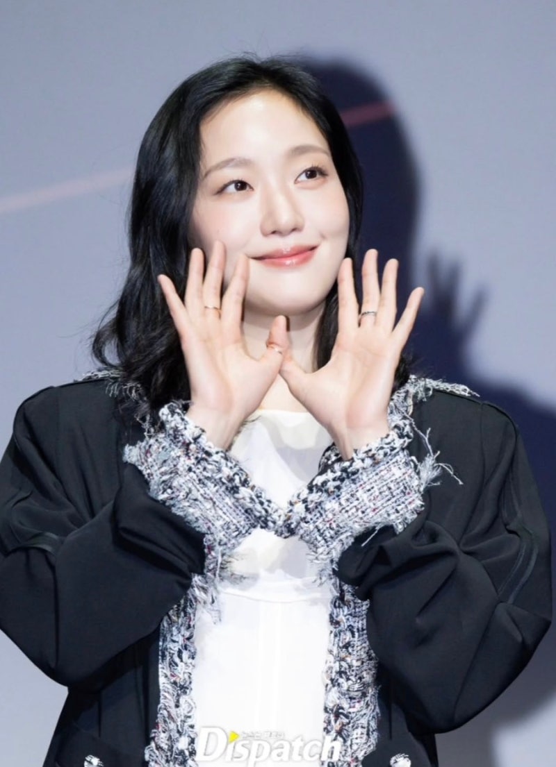 부국제 액터스하우스 김고은 샤넬룩과 블라우스 스타일