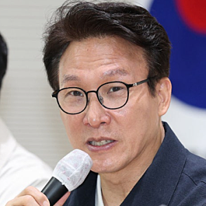 [속보] 김민석 결국 강경 경고 “필요하면 당에서 제어”…추미애 공개 비판에 민주당 내부 ....