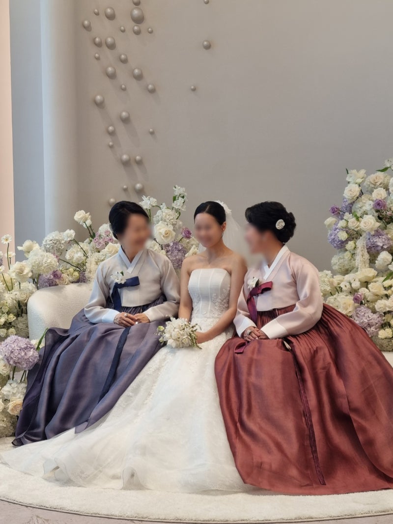 잠실 웨딩홀 라브르에드니아 x 청담 이승현 혼주한복의 조화