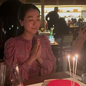 생일은 아사다 마오인데, 결혼은 김연아가 했다…근황에도 따라붙은 라이벌전