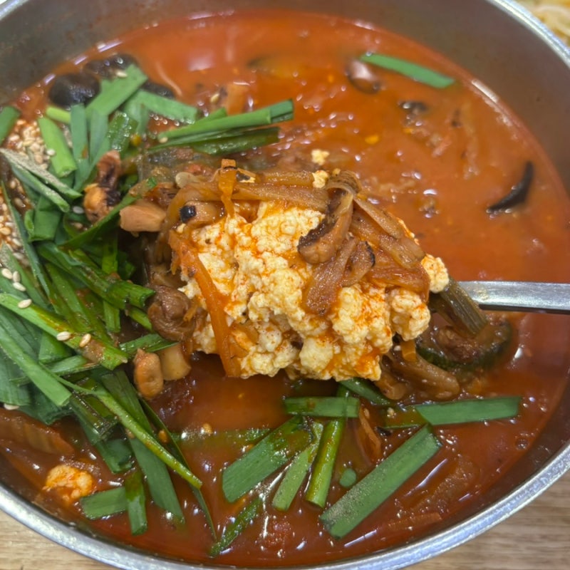 강릉 짬뽕 순두부 맛집 '동화가든' 주말 웨이팅 다녀온 후기(메뉴, 맛, 테이블링, 주차)