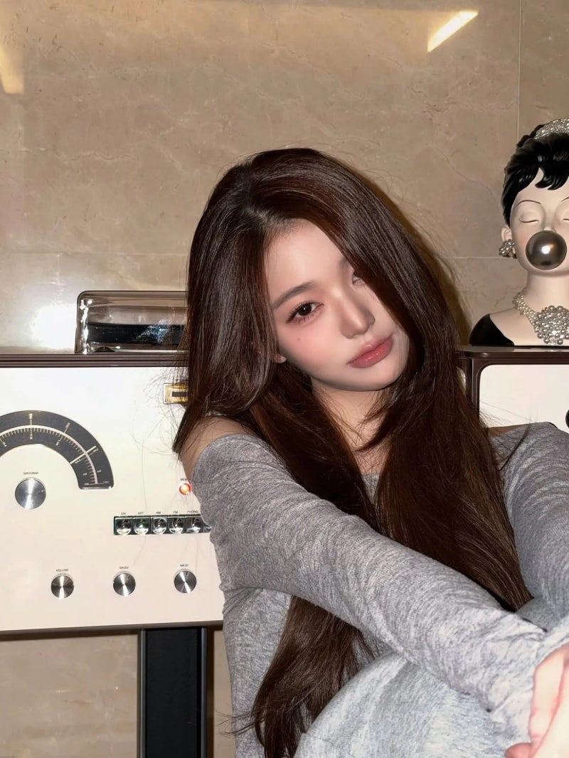 일상 속 22세 장원영, 디올공주 리본 미모 화제.. 오늘자 파리에서 보인 근황