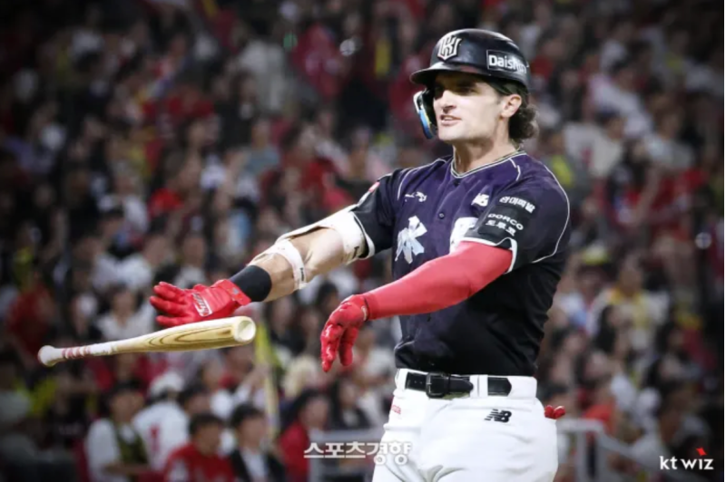 힐리어드 홈런 폭발! 시즌 42호 만루포로 김도영 추격, KBO 홈런왕 경쟁 더 뜨거워졌다 ⚾