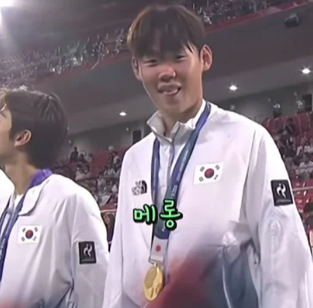 금메달 목에 걸고 ‘메롱’…박승수 전역모 논란 끝나지 않았다, 이전 영상까지 재조명