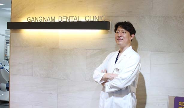 [세종시 치과] 찬물에 이가 시린이유는? 치경부마모증 치료와 치아 패임 치료 방법