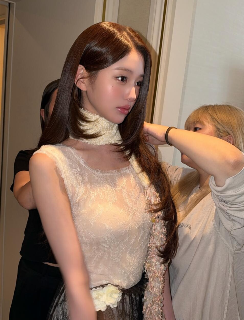장원영 첫 디올쇼 패션 화제, 미우미우 계약 종료설까지 나온 이유