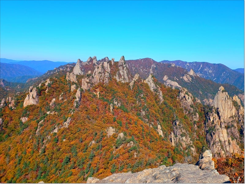 설악산 단풍 절정기 공룡능선 등산(261007)