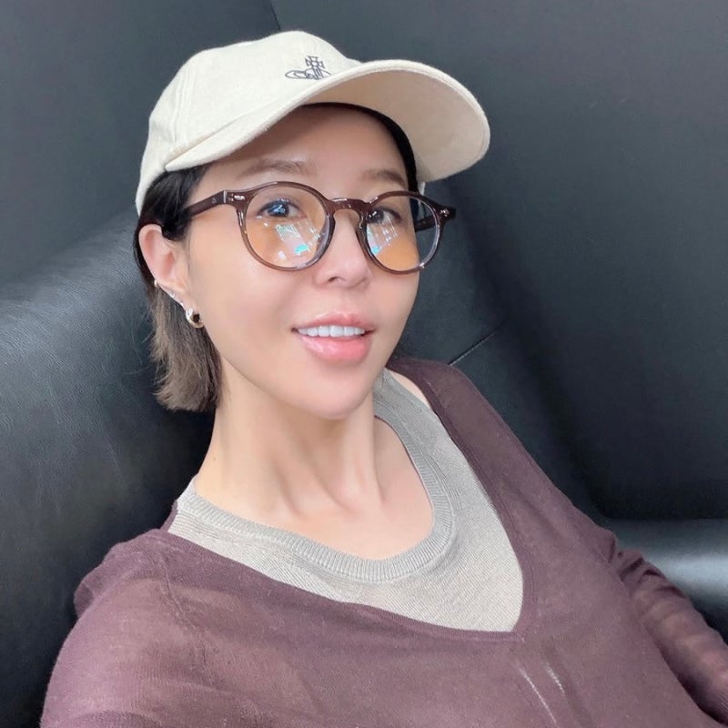 쇄골까지 푹 파였네.. 주량 7병인데 11kg 빼고 뼈말라 된 여가수