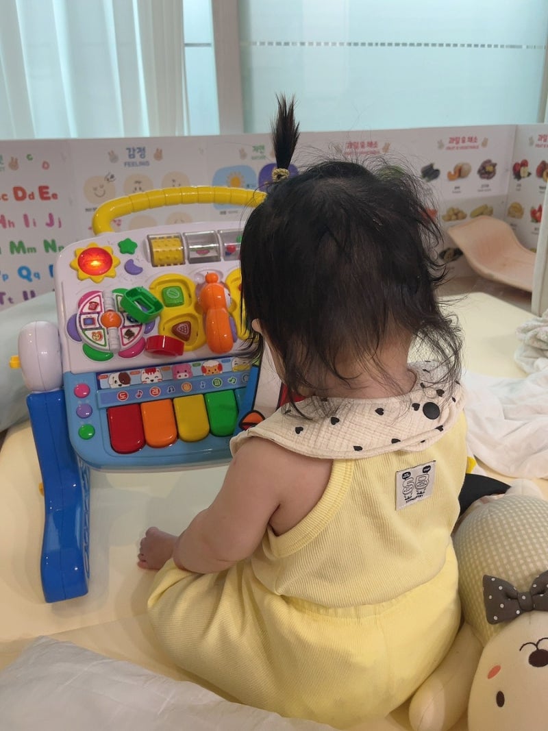8개월 아기 발달 총정리｜생후 241일~270일 아기에게 나타나는 변화