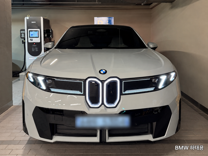BMW iX3 브루클린 그레이 출고기｜화이트 핸들 조합