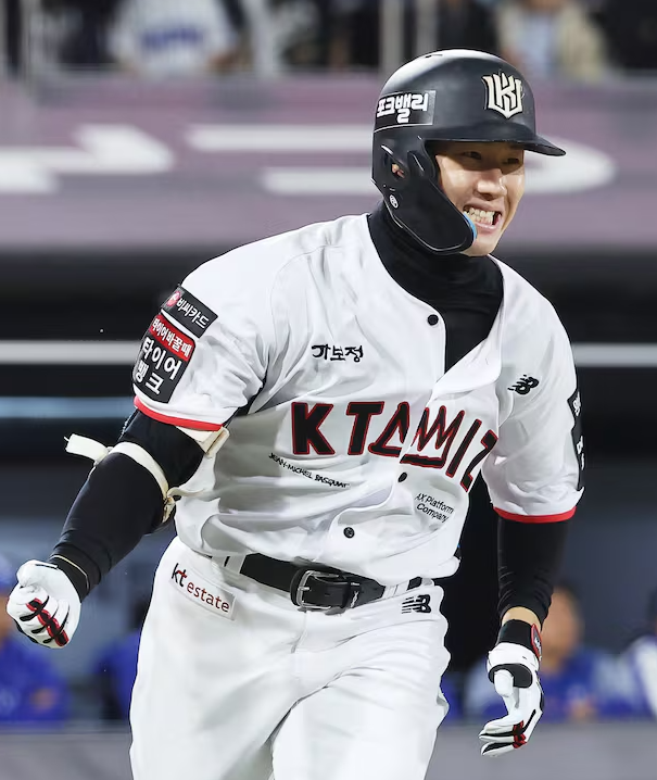KT 최원준 204안타 신기록, KBO 단일 시즌 최다 안타 역사 바꿨다. 그런데 아직 끝난 게 아니다