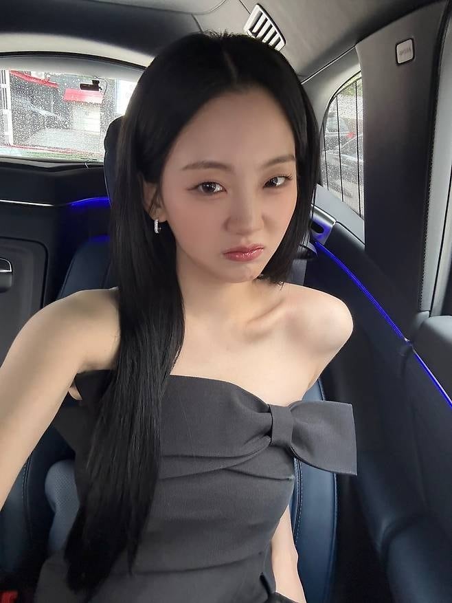 “청순한 줄만 알았는데…” 조이현 블랙 드레스, 부일영화상서 옆트임 드러나자 분위기 반....