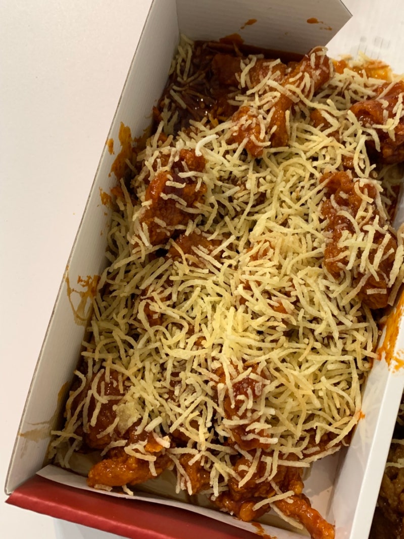 강릉 강문해변 '강릉감자닭강정' 감자채가 올라가있는 닭강정 맛집