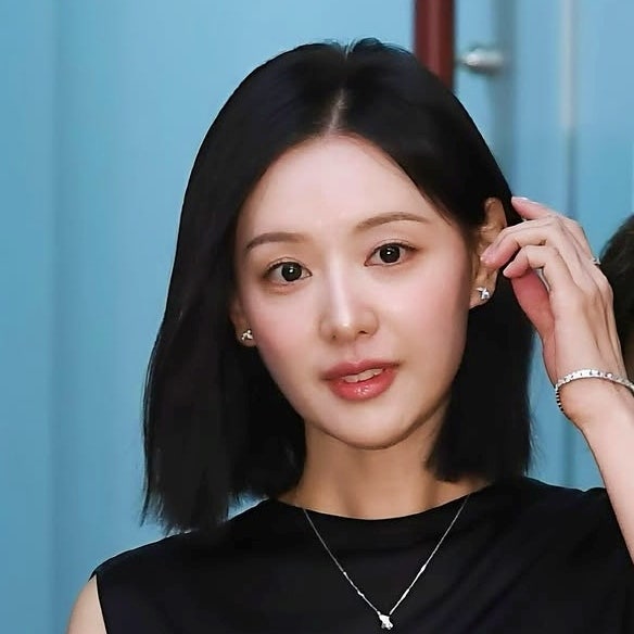 Kim Ji-won's Short Hairstyle That Would Even Surprise Choi Yang-rak