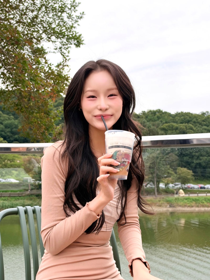 아무것도 안 하고 가만히 앉아만 있어도 좋은 포천 고모리 호수뷰 대형 카페 그리네 오아시....