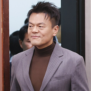 “국감장에 시스루라니?” 박진영 파격 패션 논란, 배현진 의원은 왜 몰아붙였나