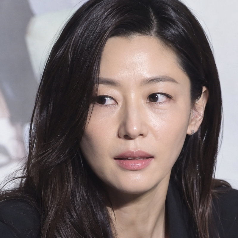 "당긴 것보다 나아" 전지현, 급속 노화설 돌았는데.. 공식 영상 속 44세 얼굴