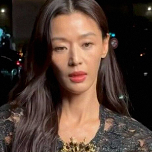 김희애 전지현 노화 품평 논란 속 자연스러운 아름다움에 대한 단상