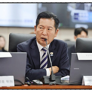 정청래 미국 비자 발급 지연…국감 출장지 미국→유럽 긴급 변경, 무슨 일?