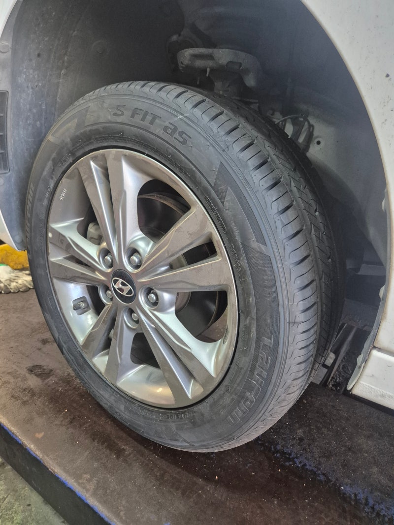 아반떼 한국타이어 라우펜205/55R16 새타이어 교체 후기